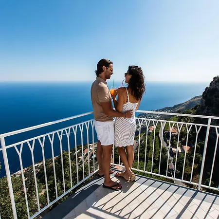 Отель Le Rocce - Agerola, Amalfi Coast Аджерола